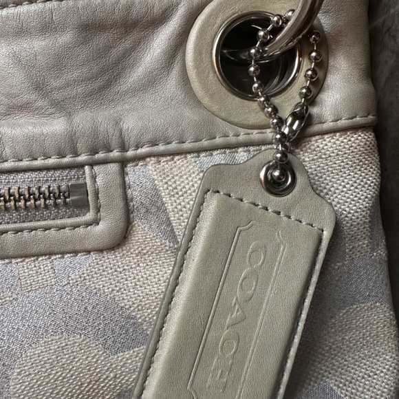 Coach silver hand bag - Picture 9 of 12